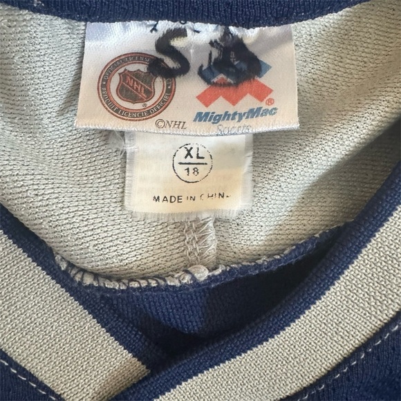 VTG Vancouver Canucks NHL Mighty Mac Hockey Jersey Youth Size: XL (18) - Picture 3 of 6